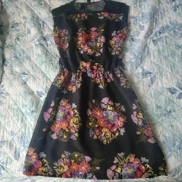 AGACI size small flowered black dress - Picture 2 of 3